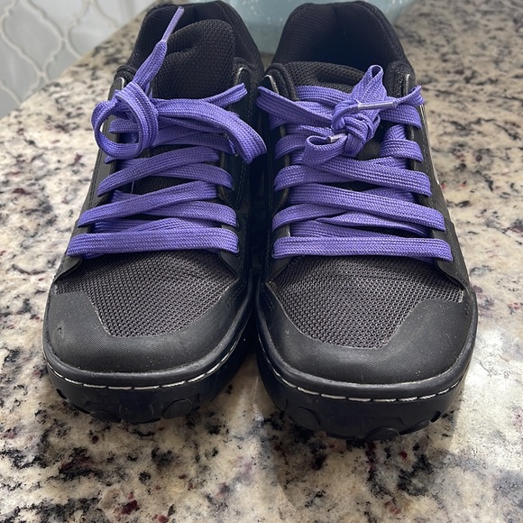 Five Ten Freerider Stealth Women’s 8.5 - Picture 2 of 7